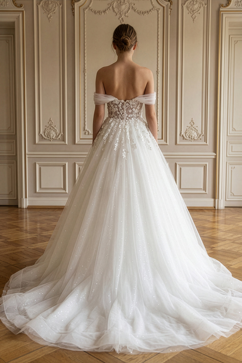 Annabella Helen Gelinlik – Üç Boyutlu Çiçek Detaylarıyla Zenginleşen, Romantik Kollu Zarif ve Feminen Siluet