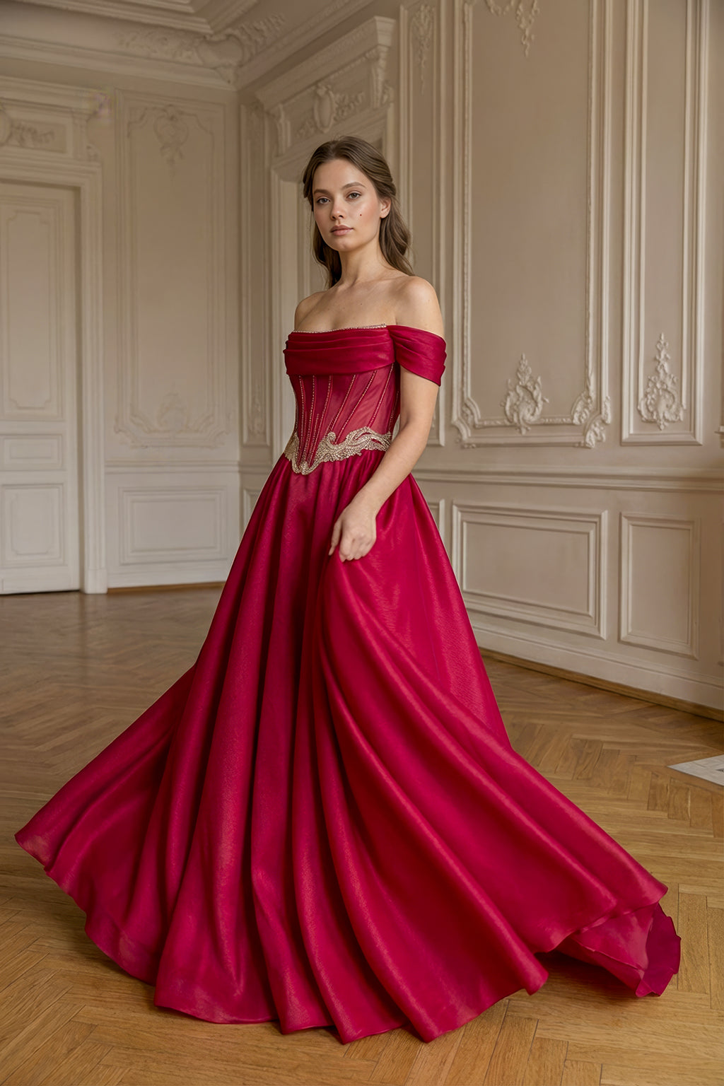 Fuşya Düşük Omuz Helen Abiye – Gold Aplike Detaylı Korse Büstiyerli Gece Elbisesi