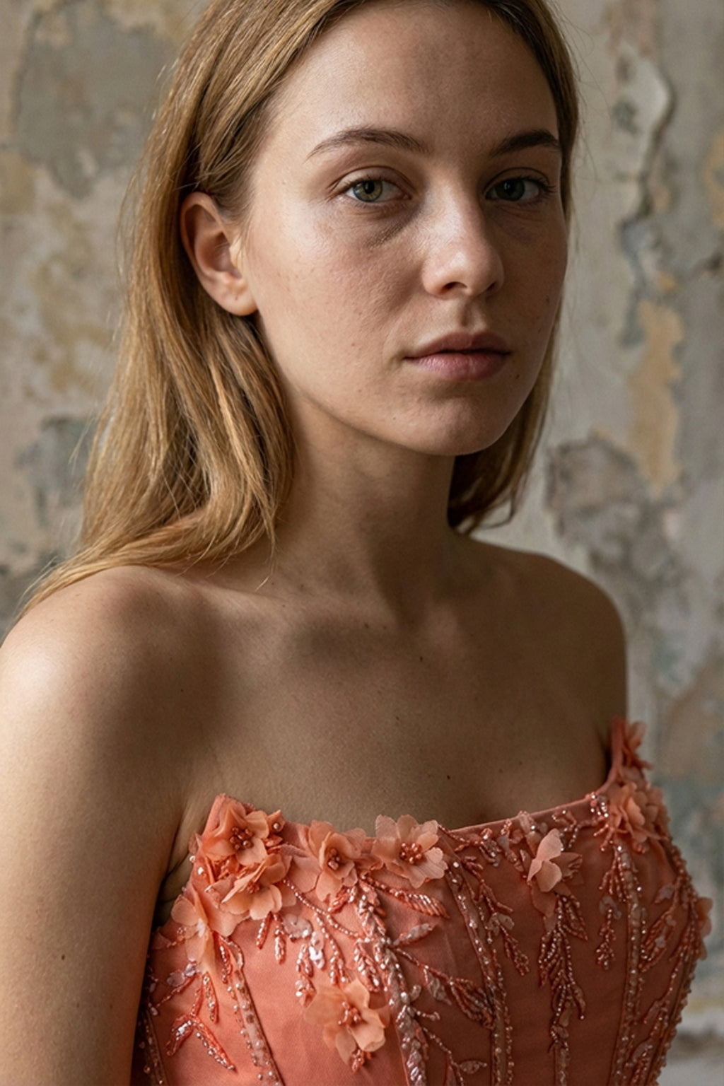 Mercan Balık Model Abiye – 3D Çiçek İşlemeli ve Peplum Detaylı Korse Elbise