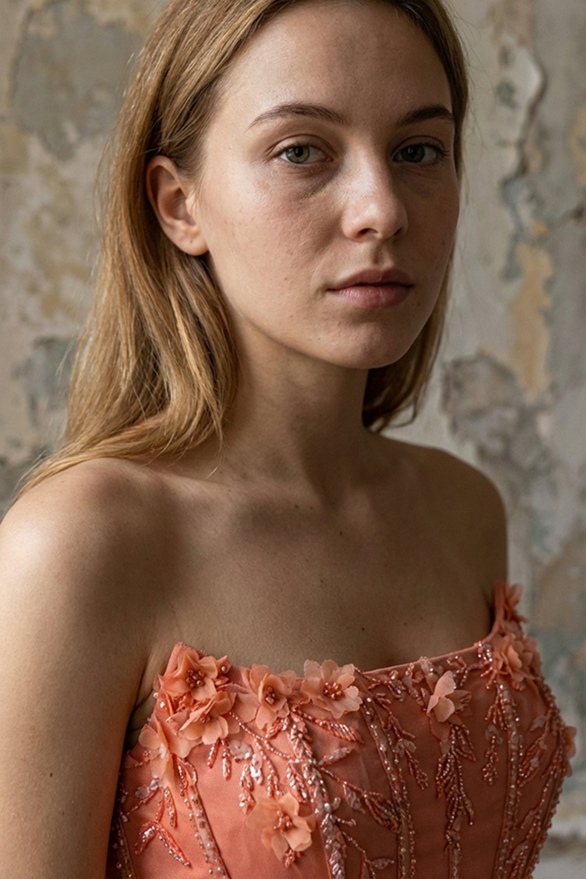 Mercan Balık Model Abiye – 3D Çiçek İşlemeli ve Peplum Detaylı Korse Elbise