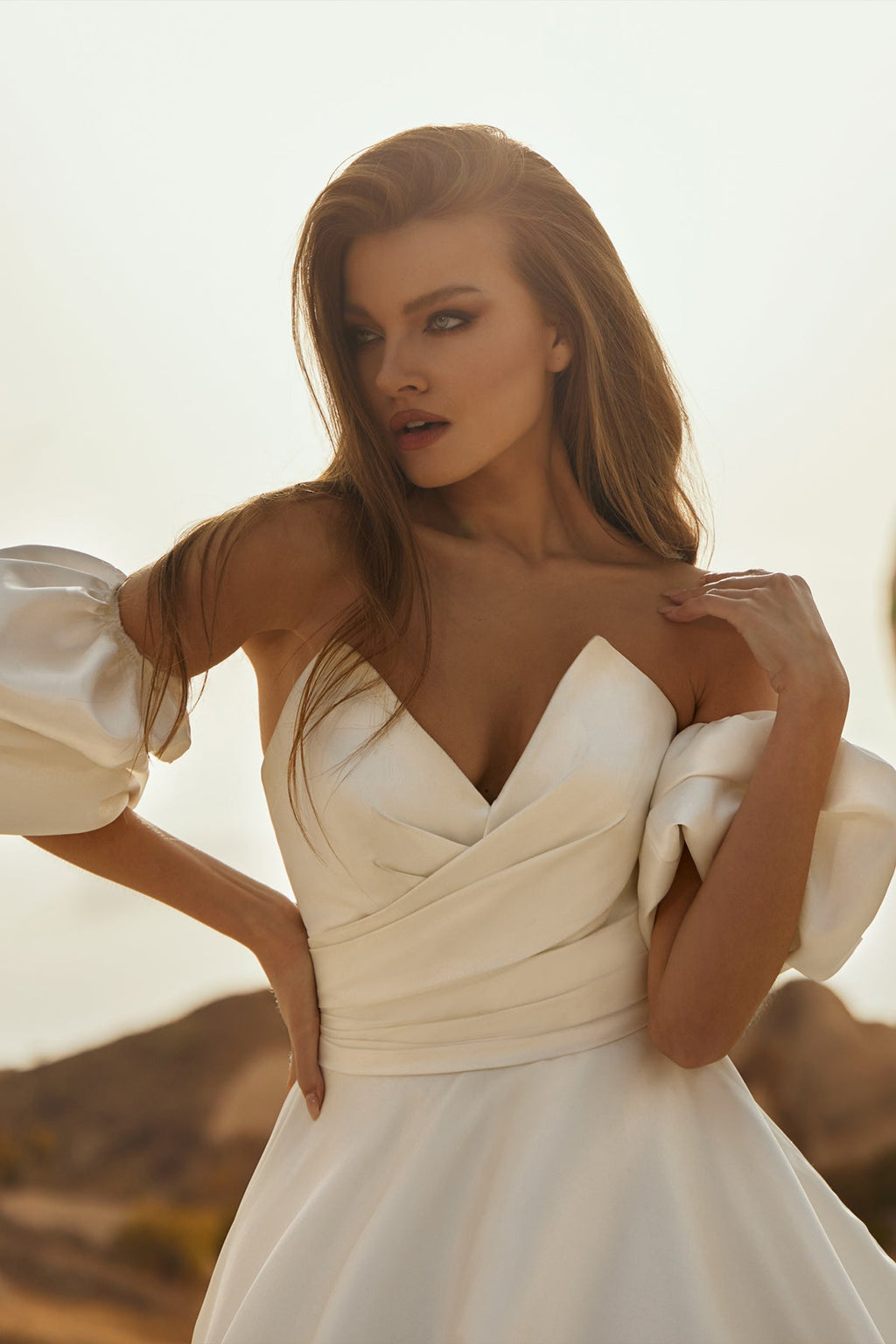 Derin V Yaka Drapeli Çıkarılabilir Balon Kollu Saten Prenses Gelinlik | Annabella Bridal - Annabella Bridal – Modern ve Zamansız Gelinlik Tasarımları - Annabella