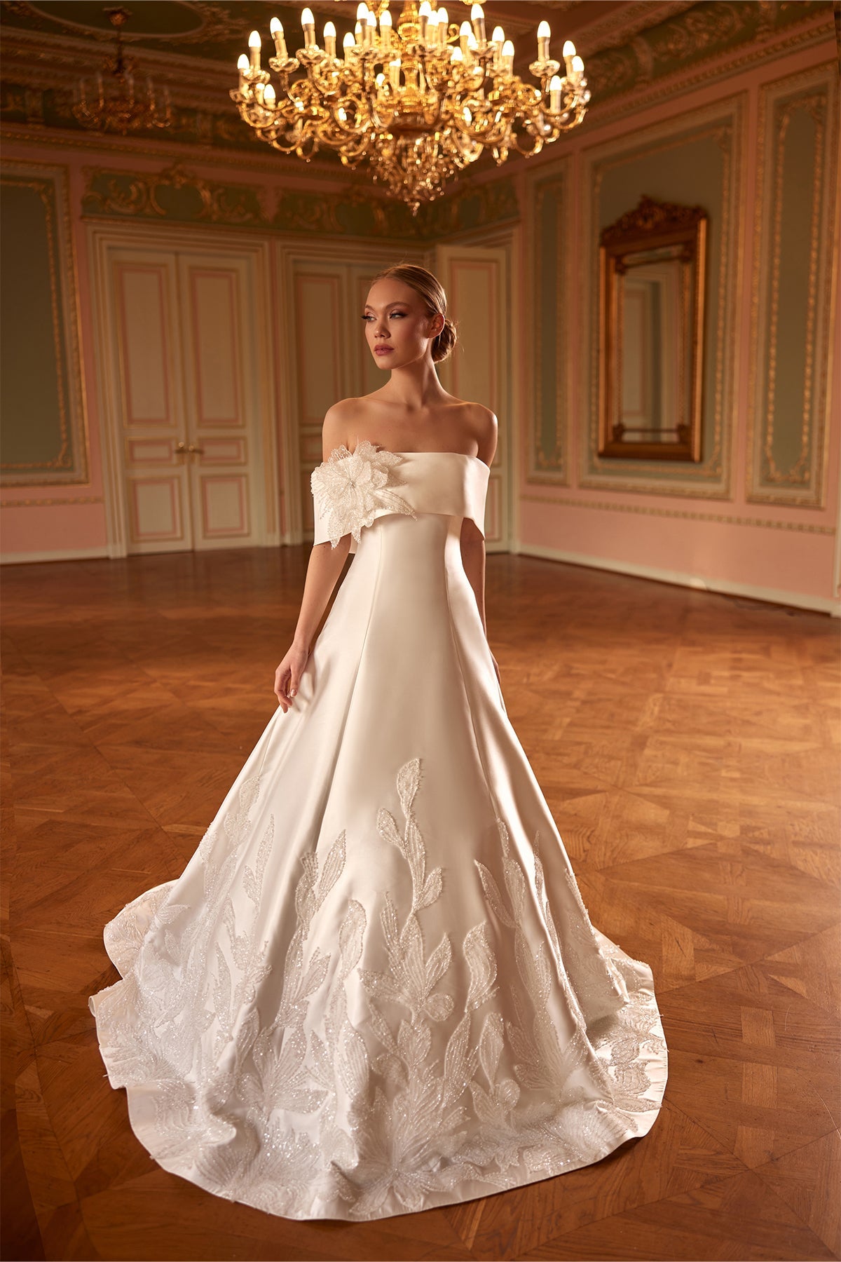 Düşük Omuz 3D Çiçekli Sade Saten Korse Yaprak Dantel Bordürlü A Kesim Gelinlik | Annabella Bridal - Annabella Bridal – Modern ve Zamansız Gelinlik Tasarımları - Annabella