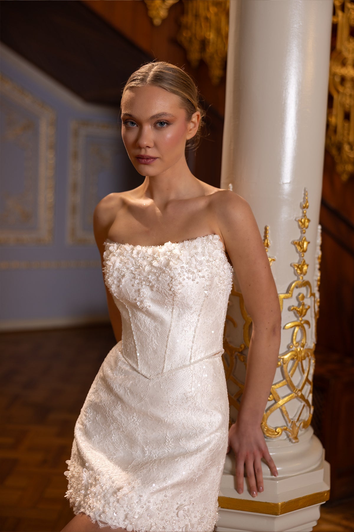 İnci ve 3D Çiçek İşlemeli Straplez Mini After Party Gelinliği | Annabella Bridal - Annabella Bridal – Modern ve Zamansız Gelinlik Tasarımları - Annabella