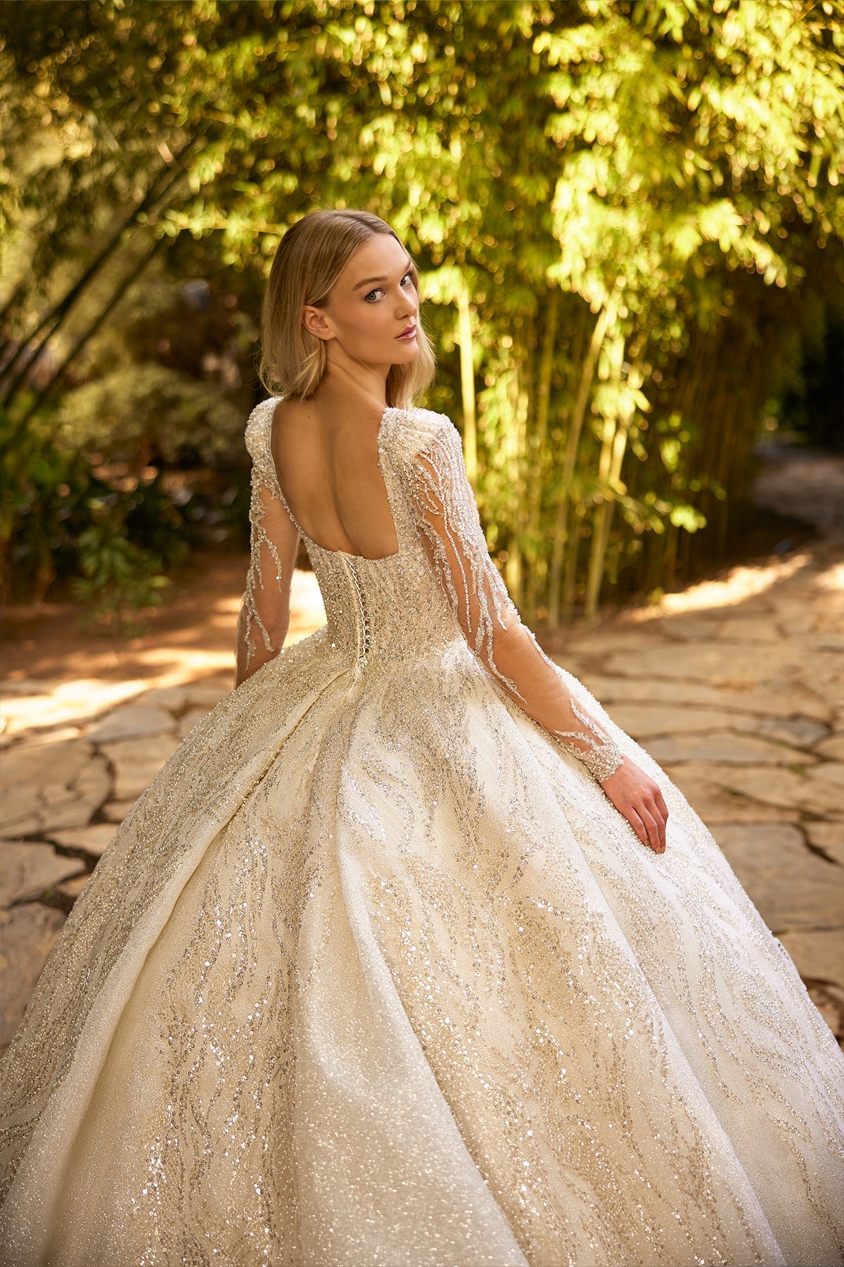 Kalp Yaka Kristal Saçaklı İllüzyon Kollu Tam İşlemeli Kabarık Prenses Gelinlik | Annabella Bridal - Annabella Bridal – Modern ve Zamansız Gelinlik Tasarımları - Annabella