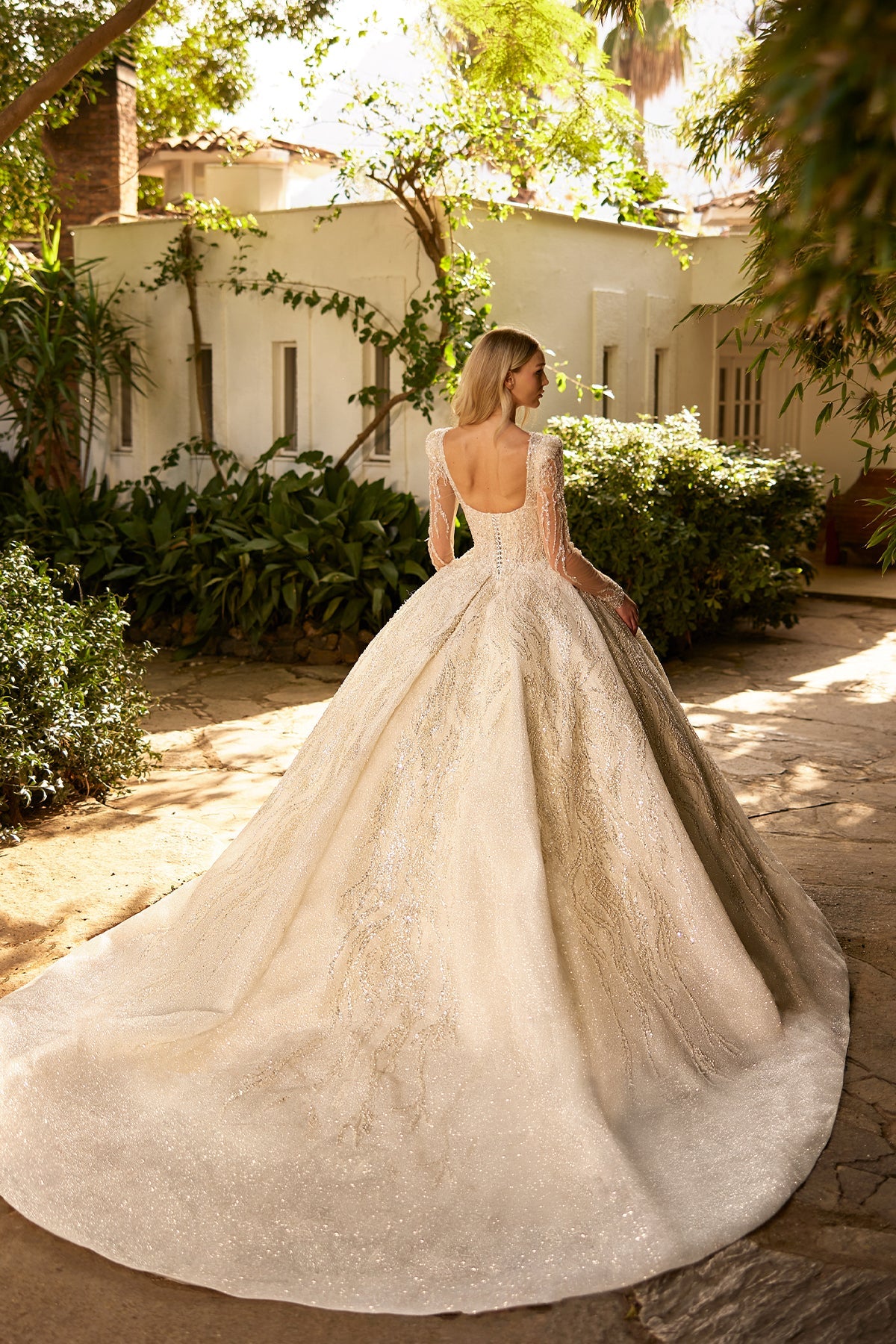 Kalp Yaka Kristal Saçaklı İllüzyon Kollu Tam İşlemeli Kabarık Prenses Gelinlik | Annabella Bridal - Annabella Bridal – Modern ve Zamansız Gelinlik Tasarımları - Annabella