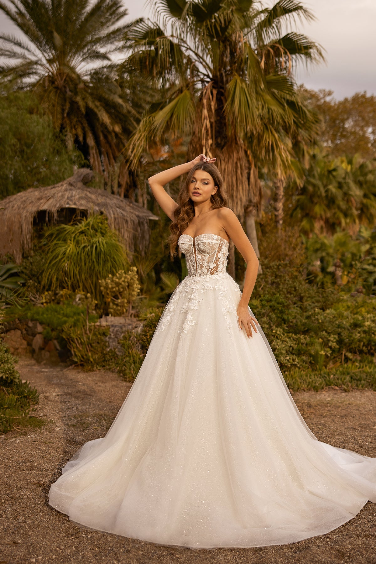 Kalp Yaka Straplez 3D Floral Aplikeli Transparan Korseli Prenses Gelinlik | Annabella Bridal - Annabella Bridal – Modern ve Zamansız Gelinlik Tasarımları - Annabella