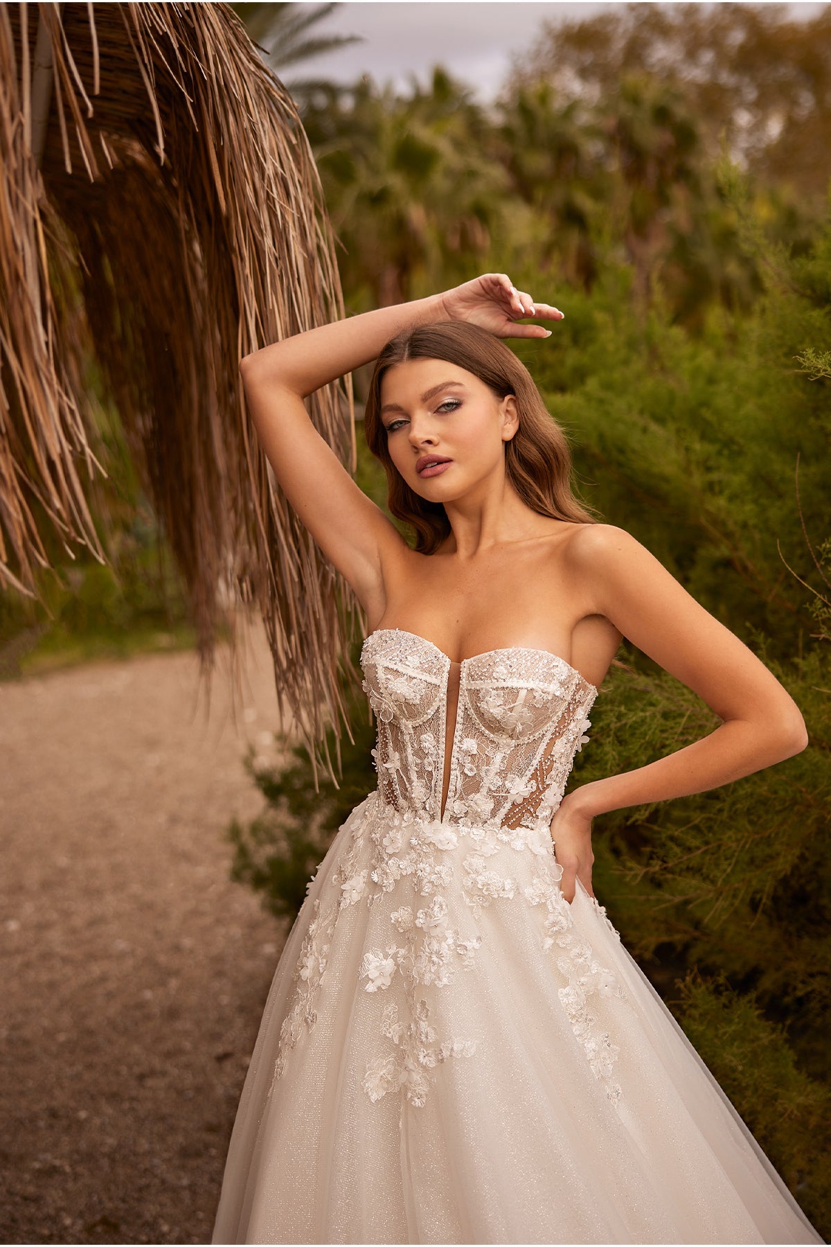 Kalp Yaka Straplez 3D Floral Aplikeli Transparan Korseli Prenses Gelinlik | Annabella Bridal - Annabella Bridal – Modern ve Zamansız Gelinlik Tasarımları - Annabella