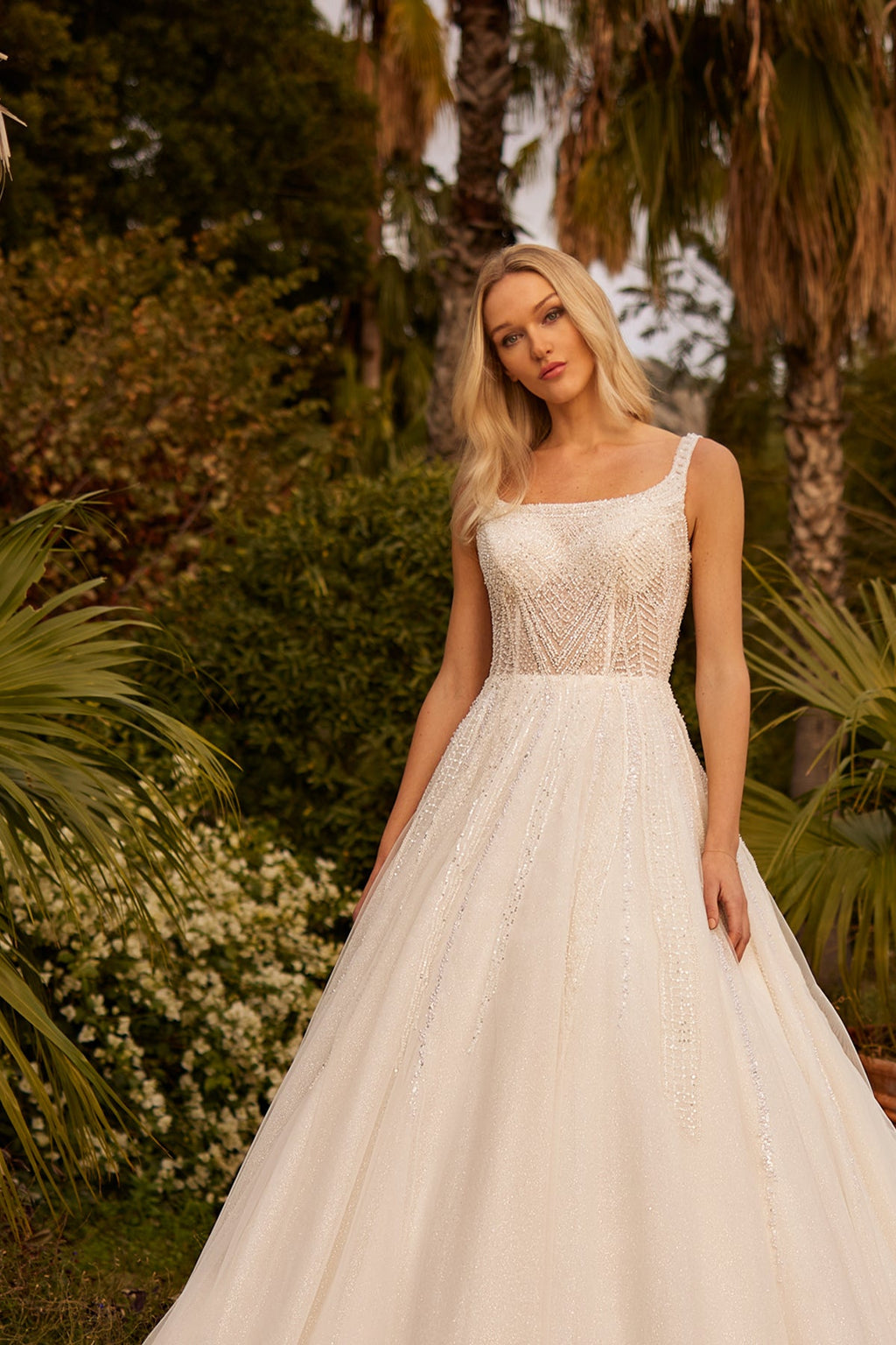 Kare Yaka Kalın Askılı Art Deco Kristal İşlemeli Glitter Prenses Gelinlik | Annabella Bridal - Annabella Bridal – Modern ve Zamansız Gelinlik Tasarımları - Annabella