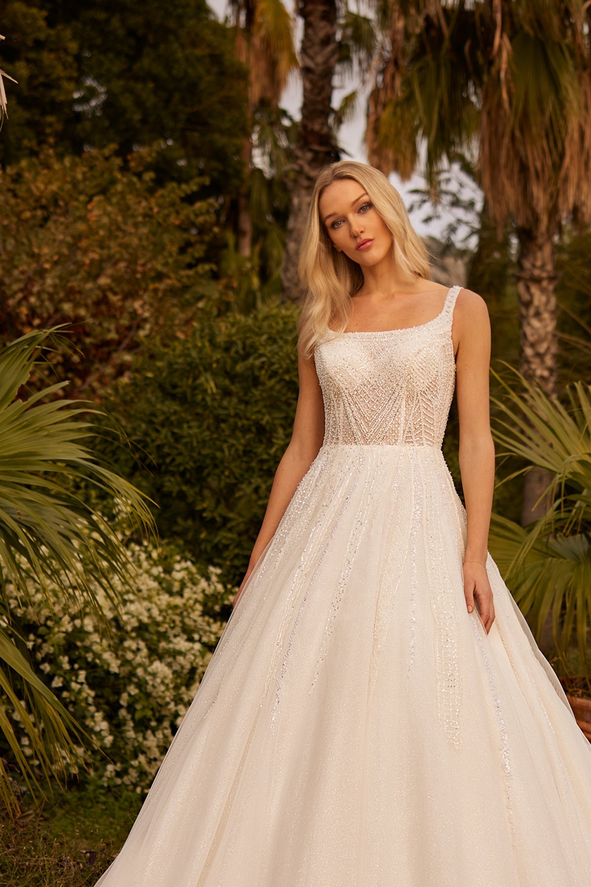 Kare Yaka Kalın Askılı Art Deco Kristal İşlemeli Glitter Prenses Gelinlik | Annabella Bridal - Annabella Bridal – Modern ve Zamansız Gelinlik Tasarımları - Annabella