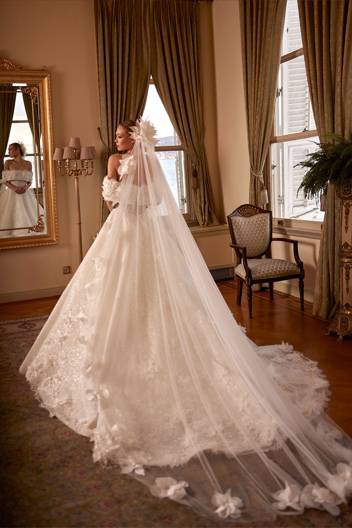 Kayık Yaka 3D Floral Aplikeli İnci İşlemeli Balenli Korse Prenses Gelinlik | Annabella Bridal - Annabella Bridal – Modern ve Zamansız Gelinlik Tasarımları - Annabella