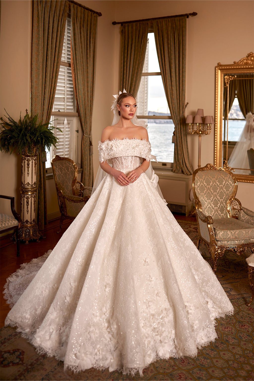 Kayık Yaka 3D Floral Aplikeli İnci İşlemeli Balenli Korse Prenses Gelinlik | Annabella Bridal - Annabella Bridal – Modern ve Zamansız Gelinlik Tasarımları - Annabella