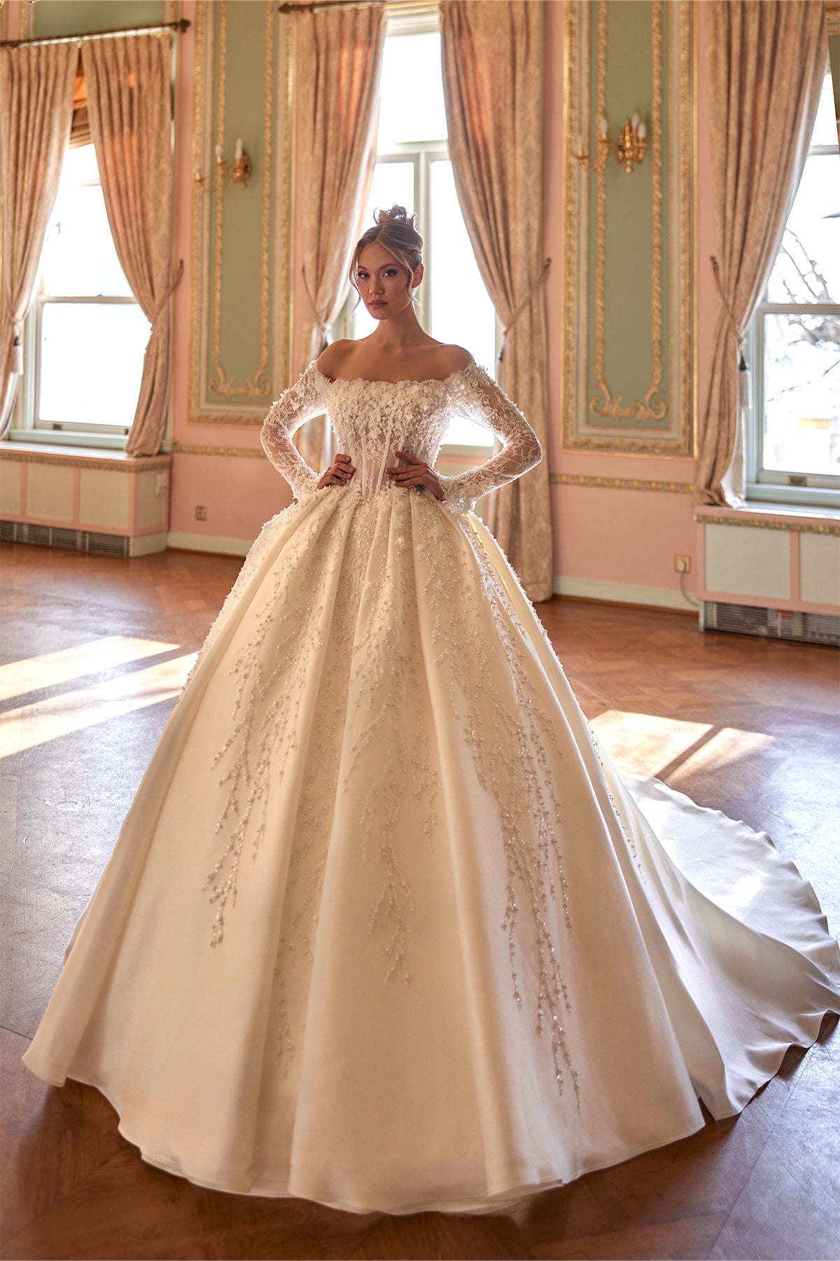 Off - Shoulder Uzun Kollu 3D Floral İnci Cascade İşlemeli Pileli Saten Prenses Gelinlik | Annabella Bridal - Annabella Bridal – Modern ve Zamansız Gelinlik Tasarımları - Annabella