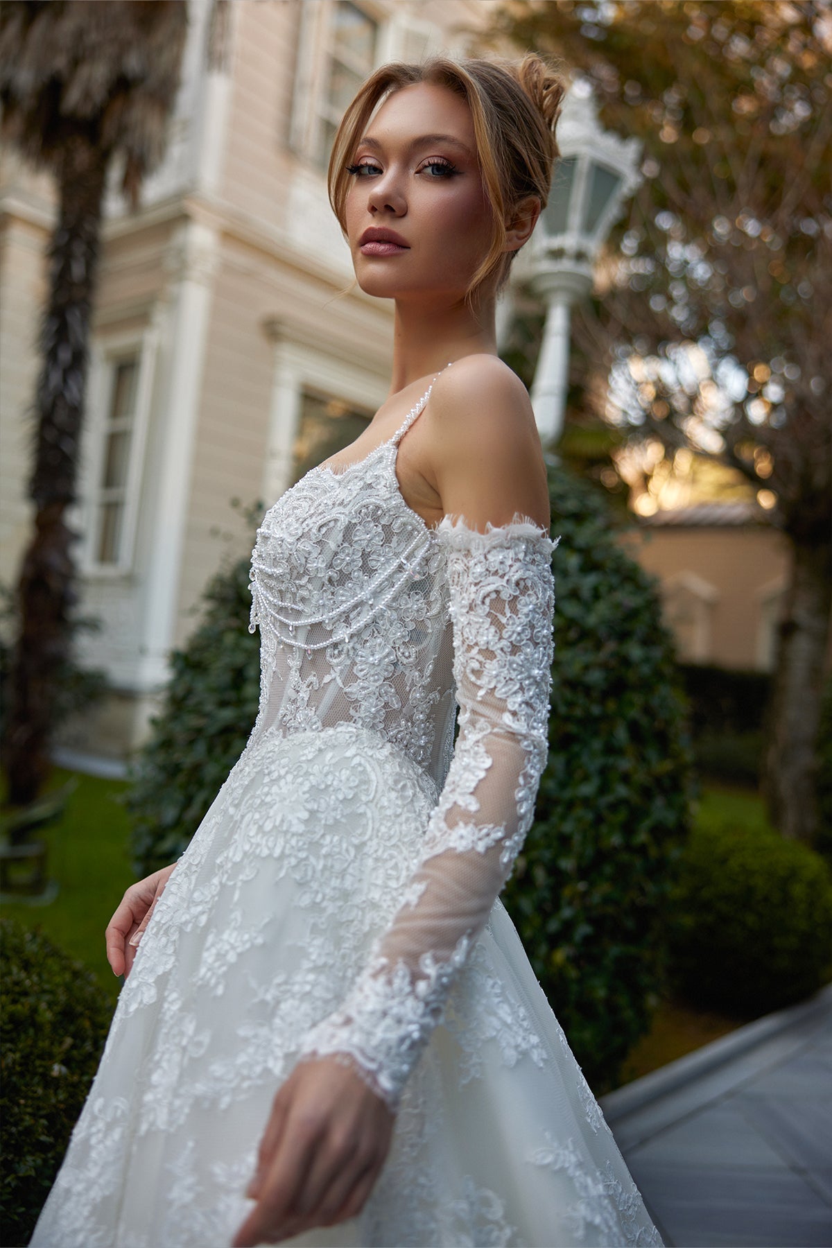 Scalloped Kalp Yaka İnce Askılı Kordoneli Dantel Çıkarılabilir Kollu İnci Sarkaçlı Prenses Gelinlik | Annabella Bridal - Annabella Bridal – Modern ve Zamansız Gelinlik Tasarımları - Annabella