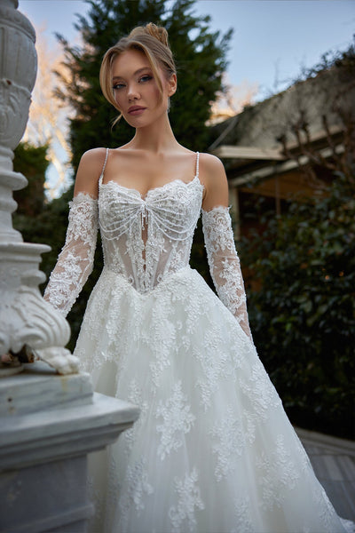 Scalloped Sweetheart Neckline Thin-Strapped Cordoned Lace Detachable Sleeves Pearl Pendant Princess Wedding Dress