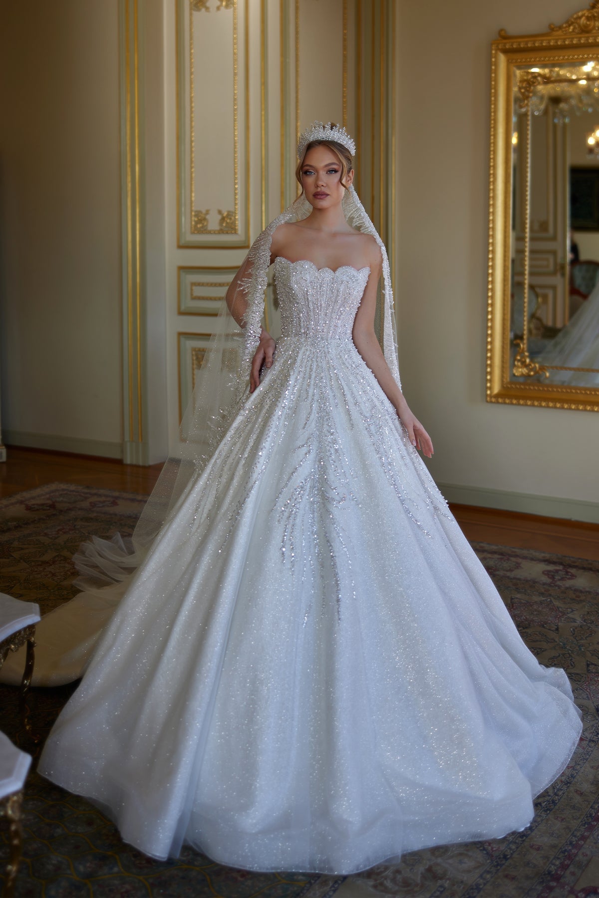 Scalloped Kalp Yaka Tam Kristal İşlemeli Açık Sırt Dev Kabarık Prenses Gelinlik | Annabella Bridal - Annabella Bridal – Modern ve Zamansız Gelinlik Tasarımları - Annabella