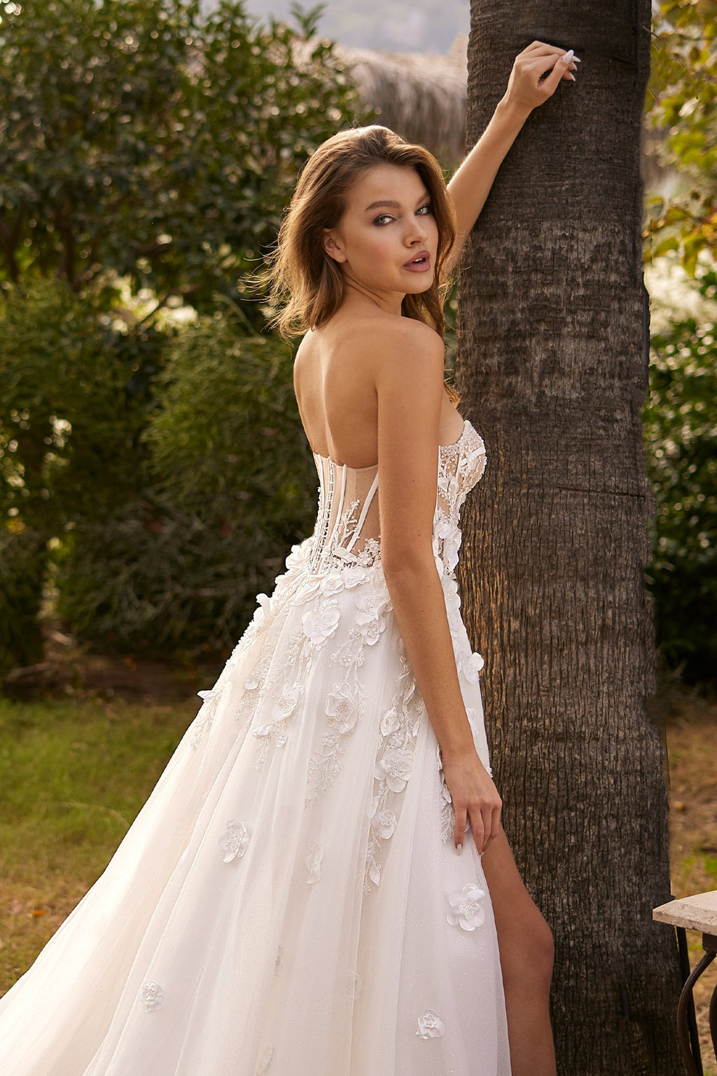 Straplez Transparan Balenli Korse 3D Floral Aplikeli Yırtmaçlı A Kesim Gelinlik | Annabella Bridal - Annabella Bridal – Modern ve Zamansız Gelinlik Tasarımları - Annabella